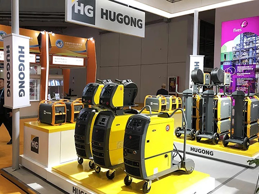 进博会首日d88尊龙z6意大利CEA展位展品d88尊龙z6CEA数字化焊机